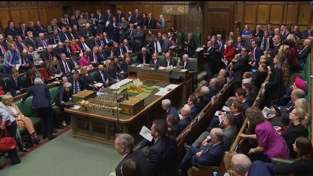 El Parlamento británico vota las alternativas al Brexit de May