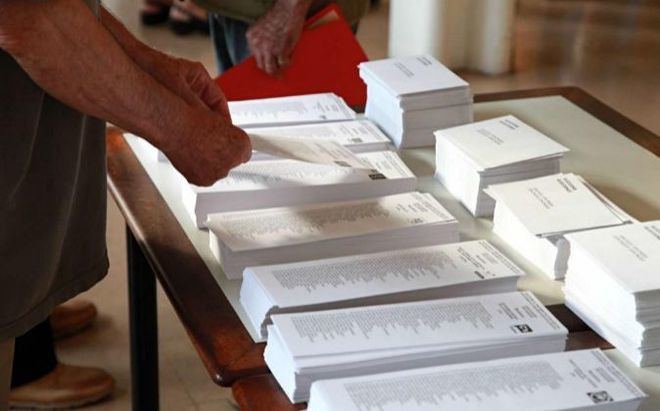 Casarse y operarse, entre las causas para no estar en una mesa electoral