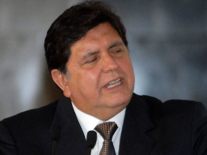 El ex presidente peruano Alan García muere tras dispararse cuando iba a ser detenido