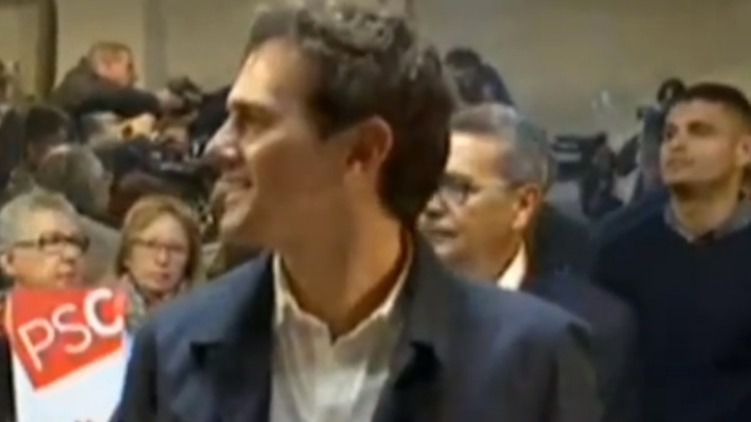 Albert Rivera vota en un colegio de Hospitalet de Llobregat