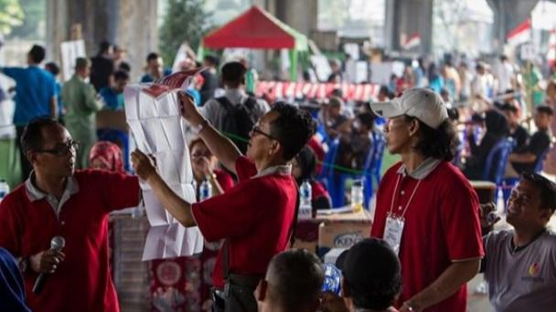 Más de 270 empleados electorales han muerto por cansancio tras las elecciones en Indonesia