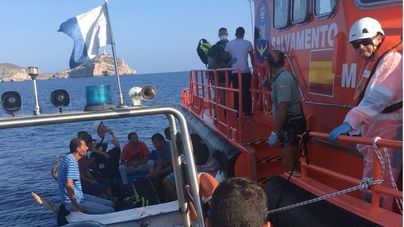 El número de inmigrantes que llegan en patera a España sube un 51 por cien en un año