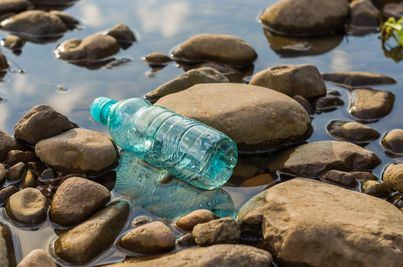 Cada minuto se usan en el mundo un millón de botellas de plástico