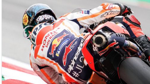 Márquez logra su cuarta victoria esta temporada y Lorenzo cae tras una buena salida