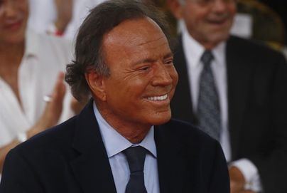 Un juez sentencia que un valenciano de 43 años es hijo del cantante Julio Iglesias