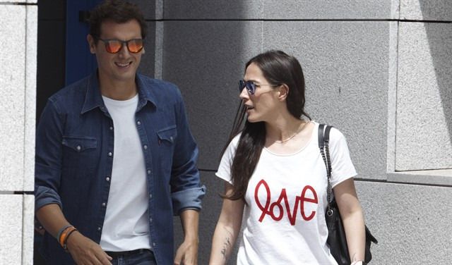 Albert Rivera sale del hospital
