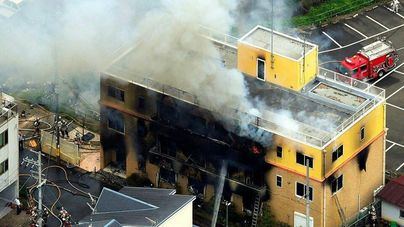 Al menos 33 muertos en un incendio provocado en un estudio anime de Kioto