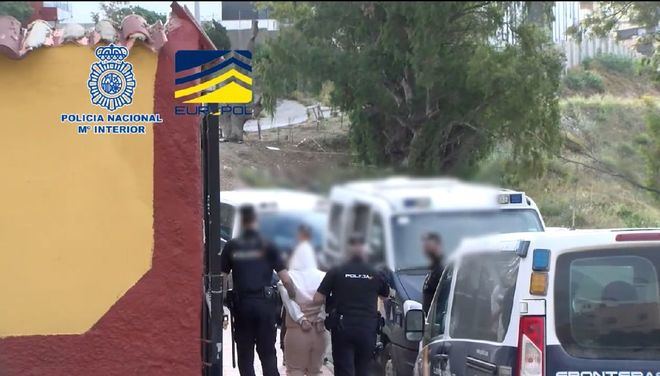 Cae un grupo criminal que vendía documentos de identidad españoles a extranjeros