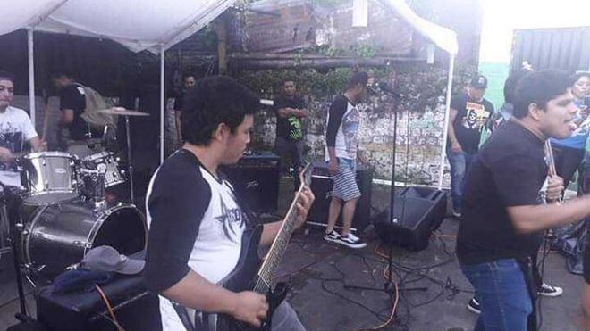 Asesinado a tiros un cantante de metal en pleno concierto en El Salvador