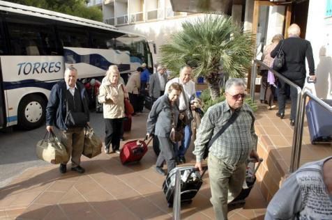 El Gobierno garantiza los viajes del Imserso en octubre