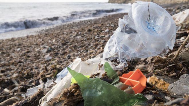España vierte 126 toneladas de plástico al Mediterráneo cada día