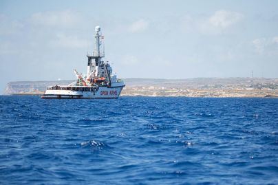 La Fiscalía de Agrigento ordena el secuestro del 'Open Arms' y el desembarco de los migrantes