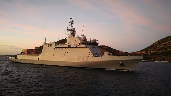 El Gobierno traerá a España a 15 migrantes del Open Arms en el buque militar 'Audaz'