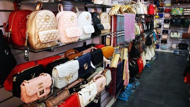 La Policía Nacional lanza una guía con consejos para evitar los productos falsificados