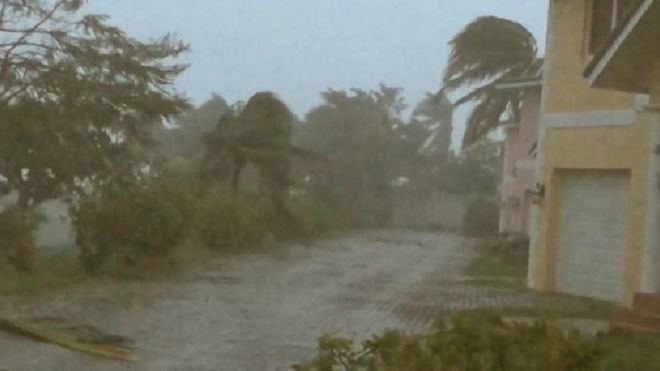 Al menos cinco muertos en Bahamas por el paso del huracán 'Dorian'