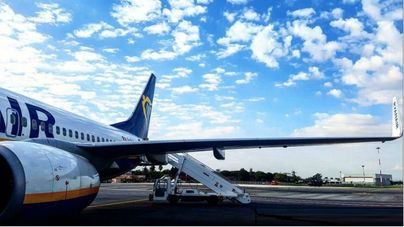 Ryanair afronta su cuarta jornada de huelga con el compromiso de no cancelar ningún vuelo