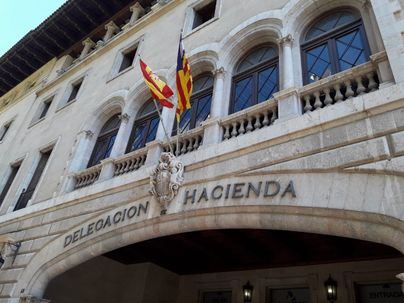 Hacienda envía cartas a 30.000 empresas informando de los efectos aduaneros y fiscales del Brexit
