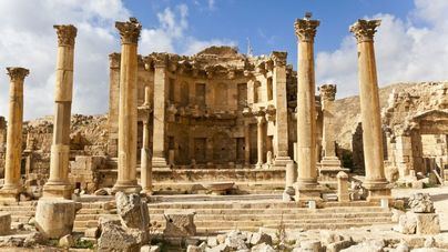Apuñalados tres turistas españoles y un guardia de seguridad en Jordania