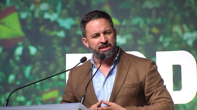 Abascal dice que 'no tiene fobia a los extranjeros sino a los políticos progres'