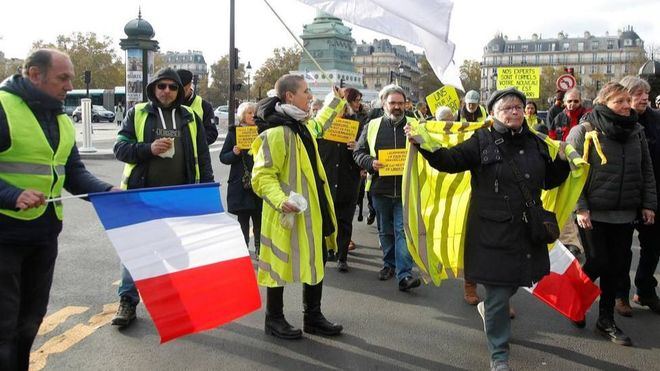 Los 'chalecos amarillos' fuerzan el cierre de las Galerías Lafayette