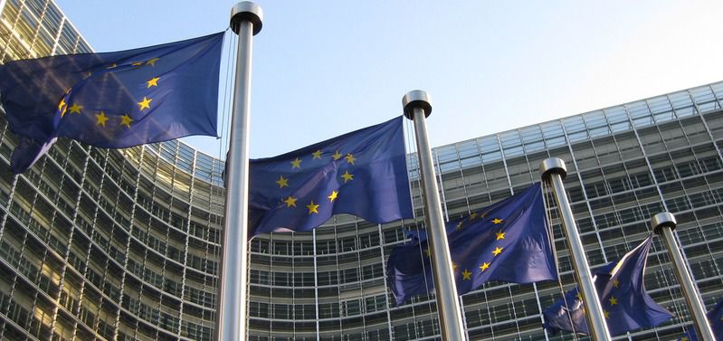 Bruselas amonesta a España por incumplir las previsiones de déficit