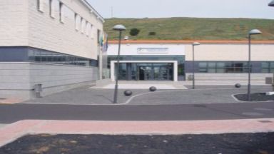 El Hospital de El Hierro recupera su servicio de quirófano para Traumatología