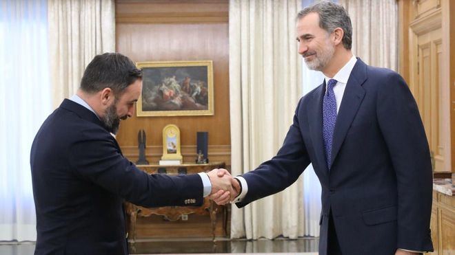 Abascal califica de 'declaración de guerra' el 'frente popular' entre PSOE, Podemos y ERC
