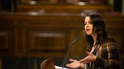 Arrimadas califica el día de "histórico" por la humillación de Rufián a España mientras "Sánchez le agradecía su apoyo"