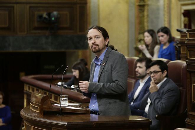 Iglesias acusa a la derecha de ser 'una amenaza' para la monarquía