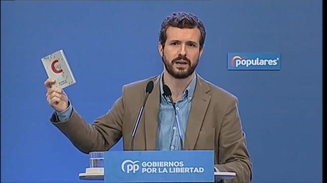 Casado acusa al Gobierno de usar el 'pin parental' para tapar el 'escándalo' de Delgado