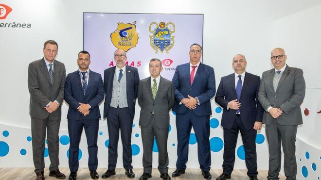 Acuerdo de patrocinio de Naviera Armas Trasmediterránea con los clubs canarios que militan en la categoría ACB