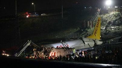 120 pasajeros heridos en un aeropuerto de Estambul tras salirse el avión de la pista