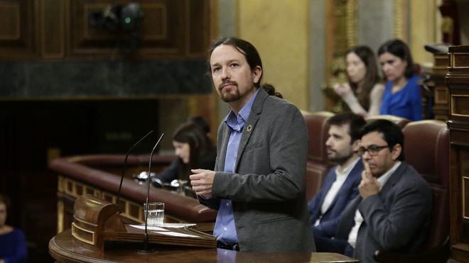 Cisma en Podemos por los aplausos de Iglesias al Rey en la sesión de inicio de legislatura