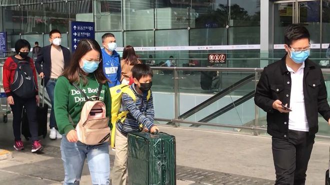 China reconoce la muerte de más de mil personas por coronavirus