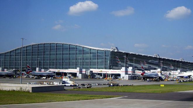 Ocho aviones retenidos en el aeropuerto de Heathrow por un posible coronavirus