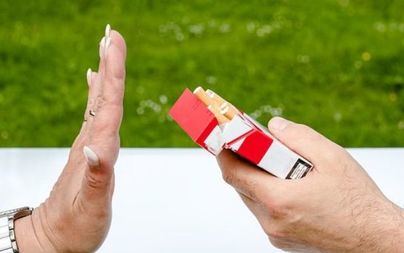 El Gobierno subirá el precio del tabaco y ampliará los espacios 'sin humo' a coches y áreas deportivas
