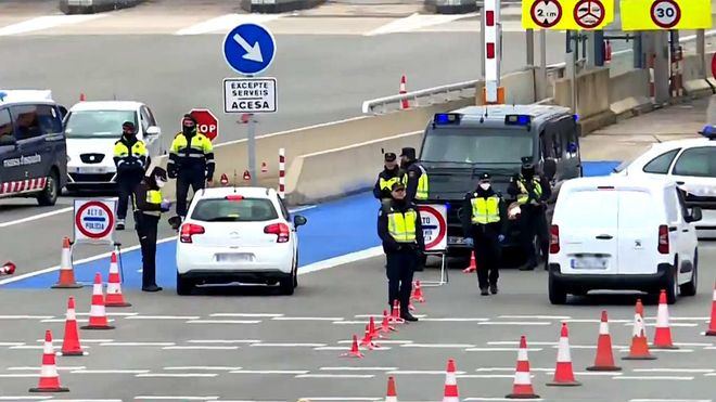 Los controles de fronteras terrestres vigilan ya el acceso a España
