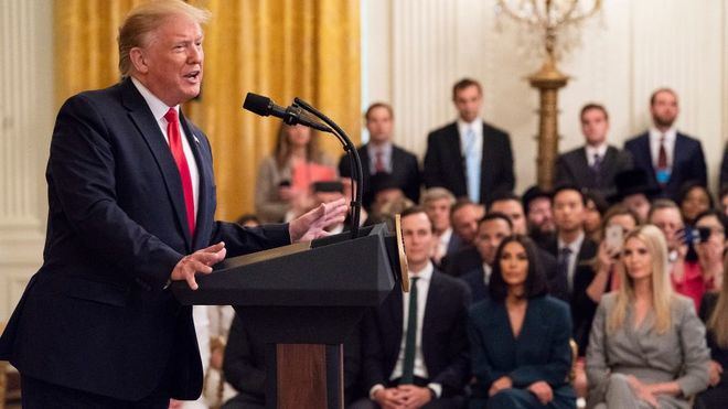 Trump moviliza la Guardia Nacional para hacer frente al coronavirus