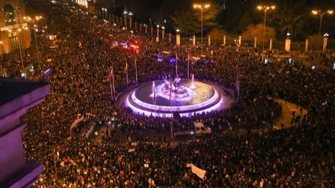 8 de marzo: eclosión de casos; 13 de marzo: 'suave aplanamiento' de la curva
