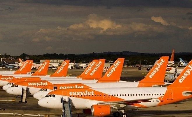 La aerolínea británica easyJet deja en tierra toda su flota de aviones