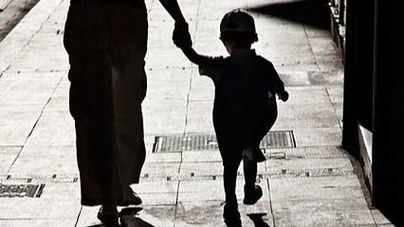 Polémica en Italia por el permiso de pasear a niños