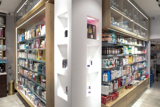 Los farmacéuticos se ofrecen a distribuir gratis las mascarillas en las farmacias