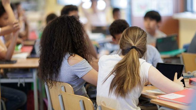 Los expertos piden abrir los colegios en verano y 'limitar' las repeticiones de curso