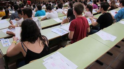 Día clave para el futuro escolar de millones de estudiantes confinados en casa