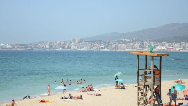 Mesa de Turismo critica a Díaz por situar a finales de año la reactivación del turismo