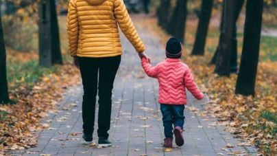 El Gobierno rectifica y abre la puerta a que los niños puedan pasear al aire libre