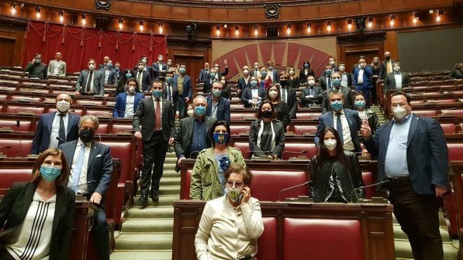 Salvini ocupa el Parlamento para exigir respuestas sobre la crisis económica y sanitaria