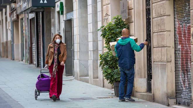 'Hay que mantener el distanciamiento social, es la única forma de reducir los contagios'
