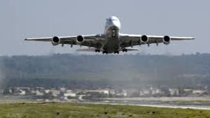 Ábalos advierte que España tomará medidas en movilidad aérea si la UE no lo hace