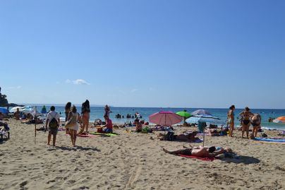 El Gobierno plantea severas limitaciones en los accesos a playas y piscinas este verano